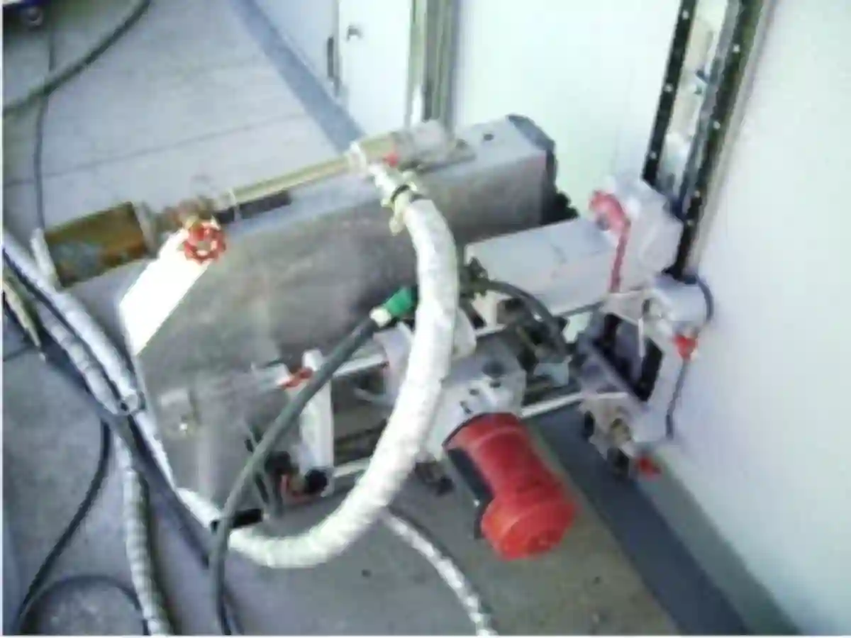 無水ウォールソー施工の様子です。無水ウォールソーの説明リンクに飛びます。